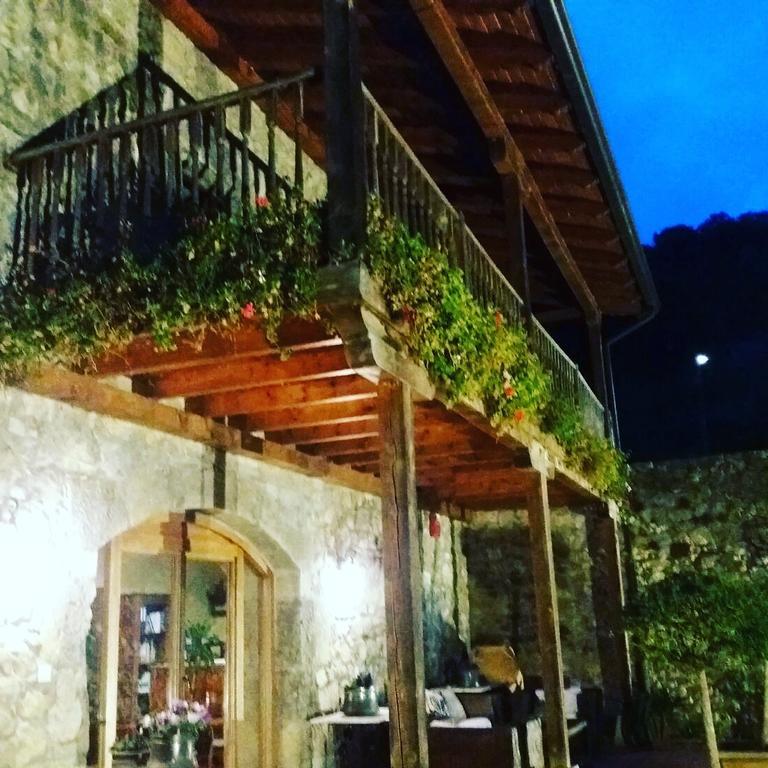 Hotel Aire De Ruesga Esterno foto